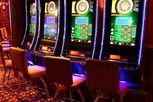 Live dealer at BWF World Tour Andar Bahar table on tantoto streaming in HD